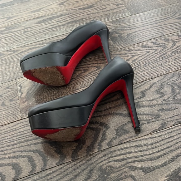 louboutin pump - Picture 3 of 4